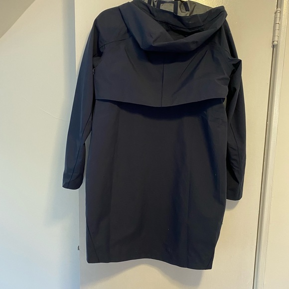 Lululemon navy blue rain coat New without tags - Picture 2 of 8